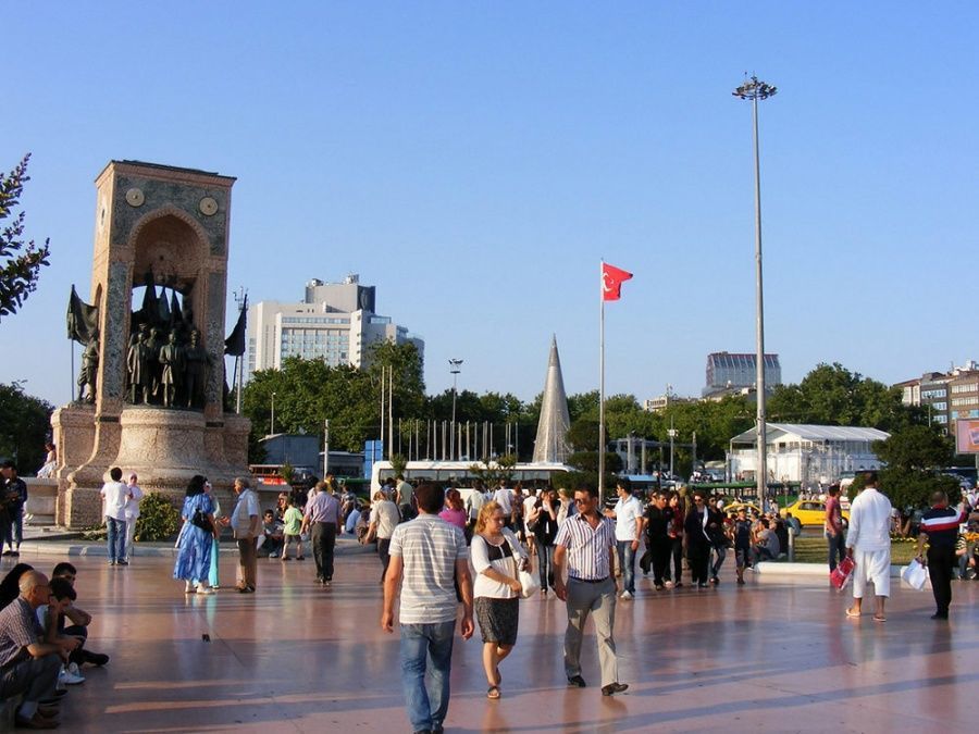 Площадь Таксим в Стамбуле