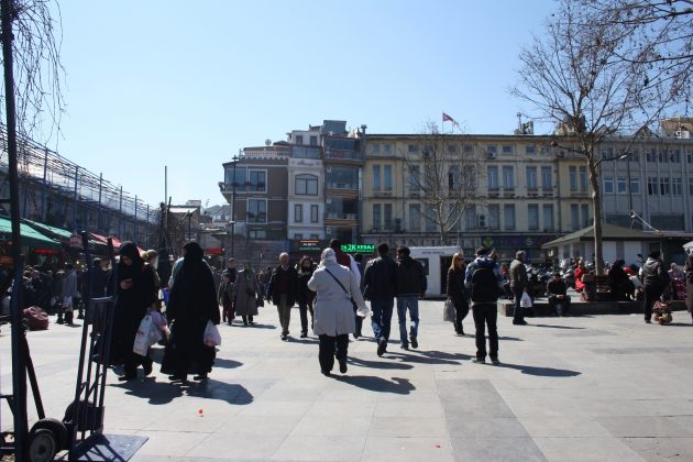 Какую одежду брать с собой в Стамбул в марте