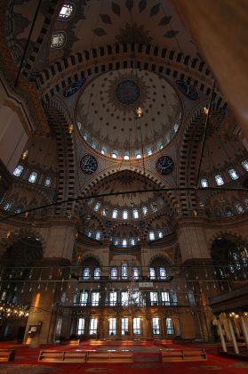 Мечеть Фатиха внутри фото