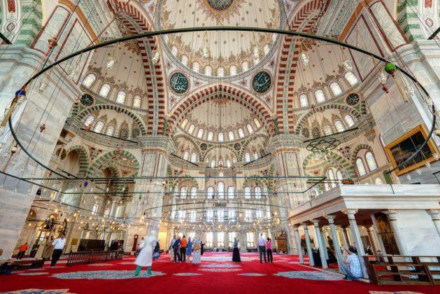 Мечеть Фатиха внутри фото