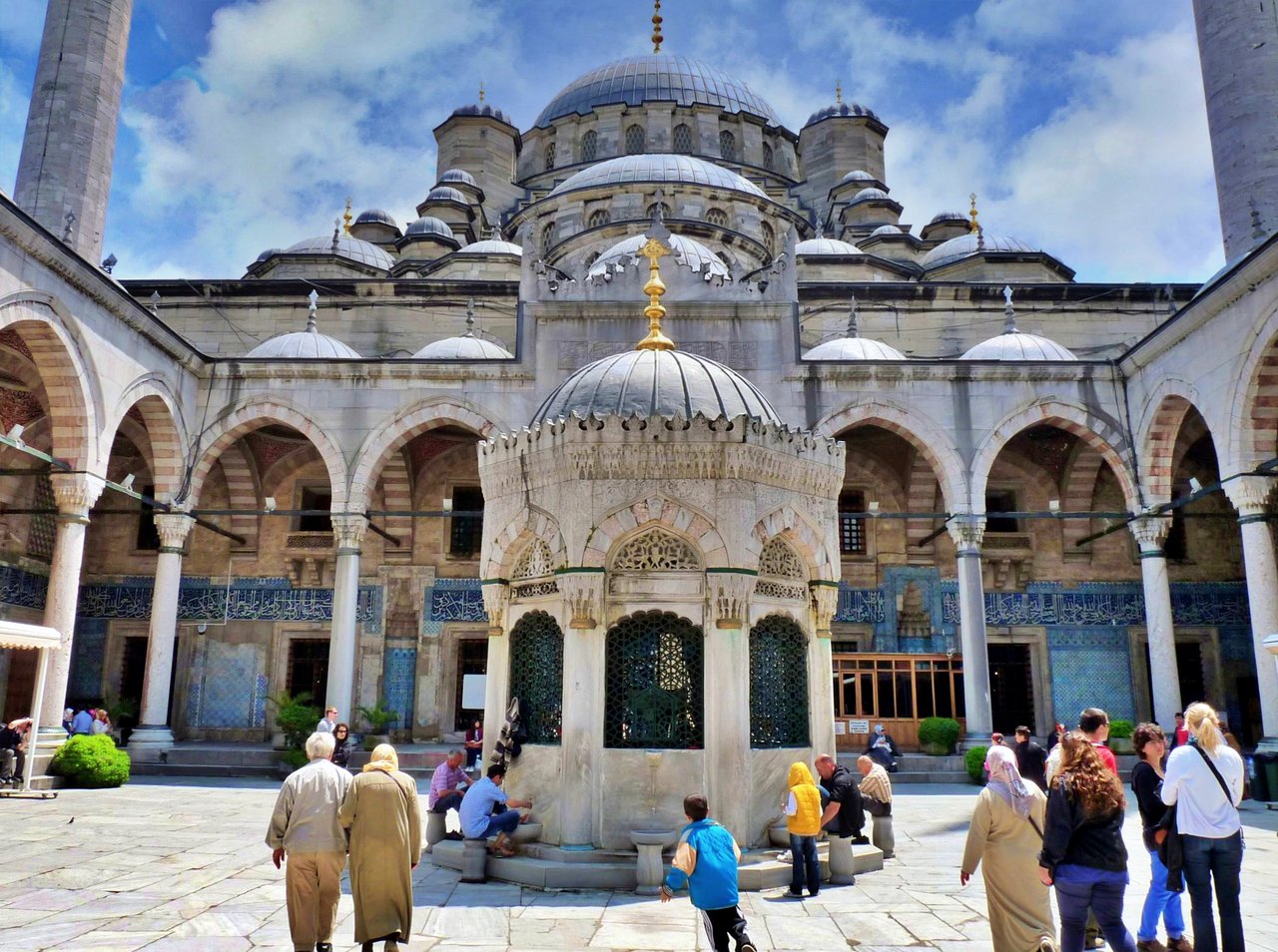 Новая мечеть (Мече́ть Валиде́ Султа́н)