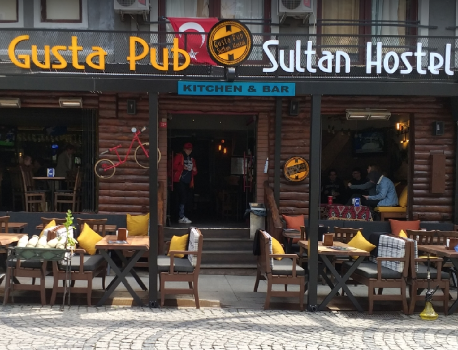 Gusta Pub в Стамбуле