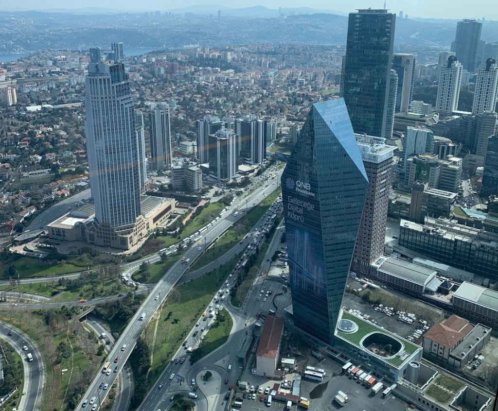 Смотровая площадка на небоскребе Сапфир в Стамбуле