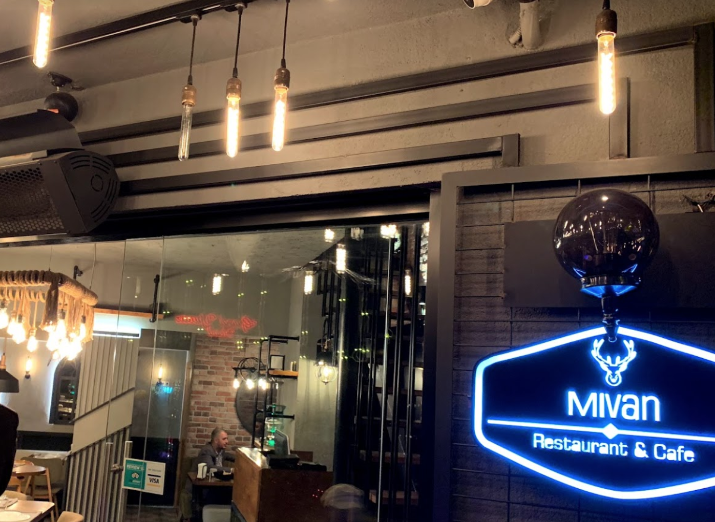 Кафе Mivan Restaurant Cafe